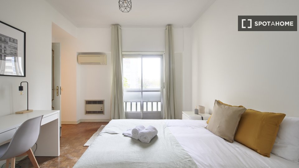 Double room Lisbon, 7 beds — photo 9