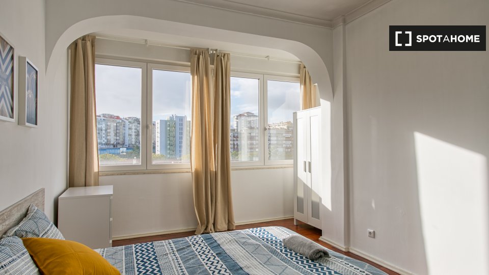Double room Lisbon, 5 beds — photo 3