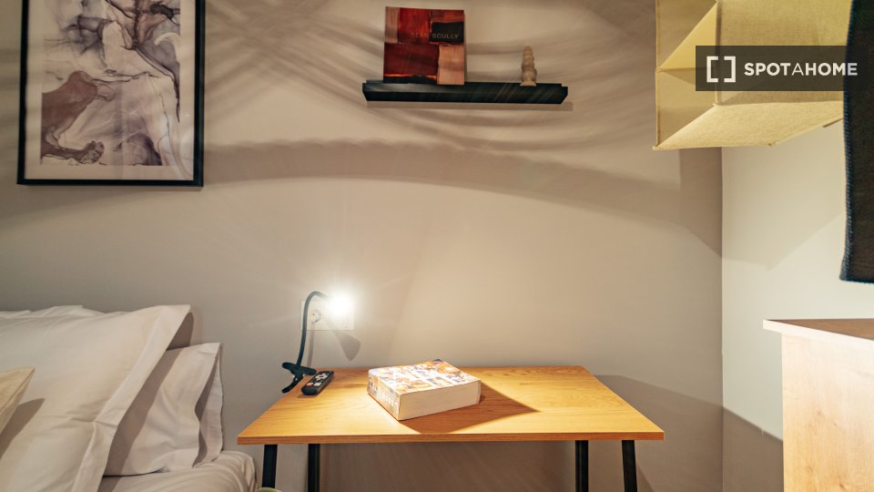 Double room Barcelona, 4 beds, 75m² — photo 11