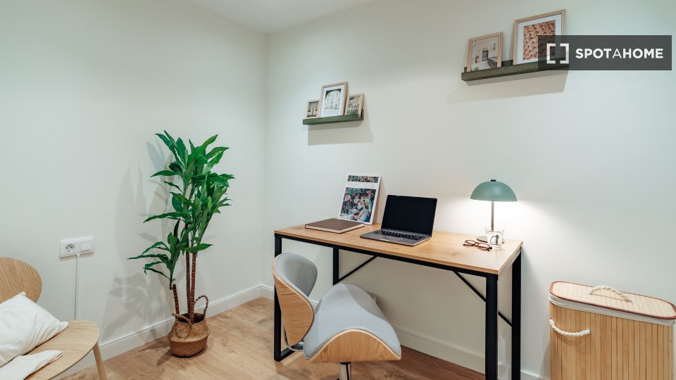 Apartment Barcelona, 1 bed, 65m² — photo 11