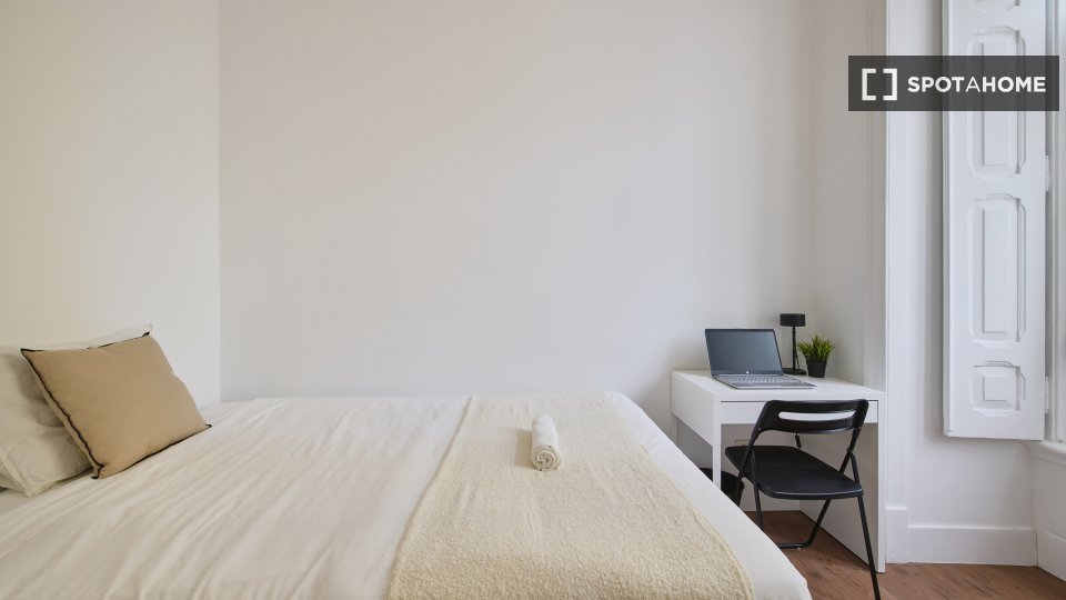 Double room Lisbon, 9 beds — photo 1