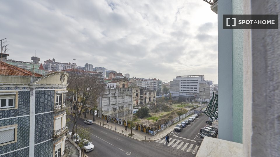 Double room Lisbon, 7 beds, 110m² — photo 40