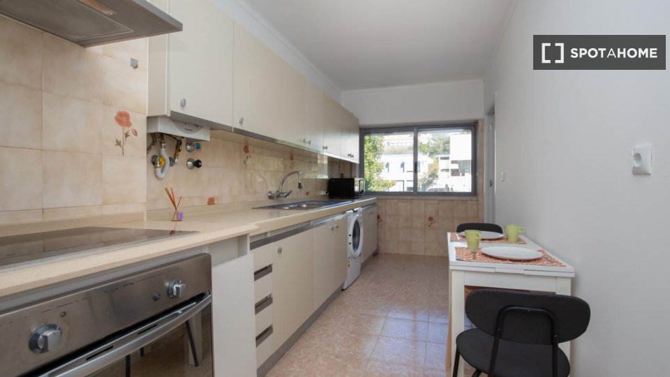 Double room Lisbon, 4 beds, 100m² — photo 14