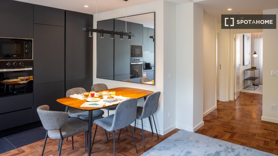 Apartment Lisbon, 2 beds, 88m² — photo 3
