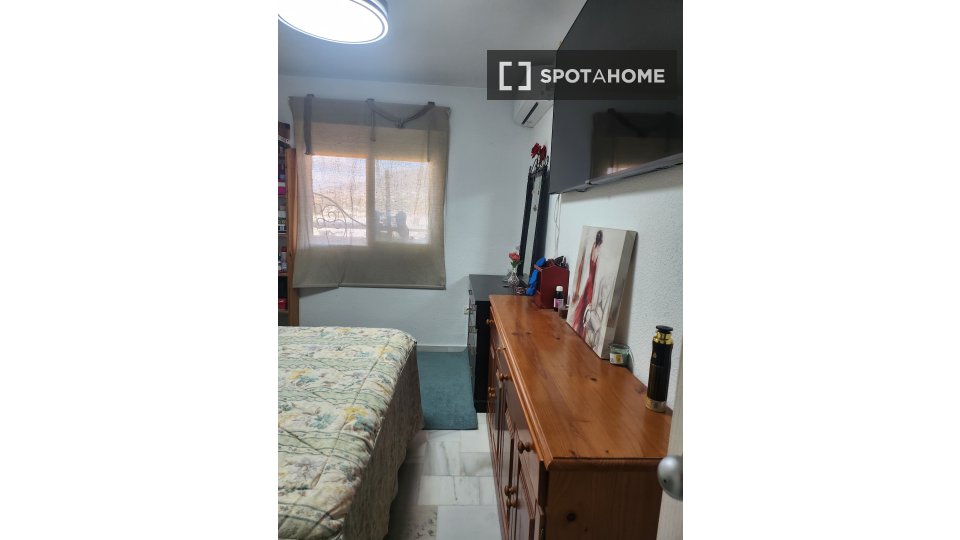 Double room Malaga, 1 bed, 100m² — photo 8