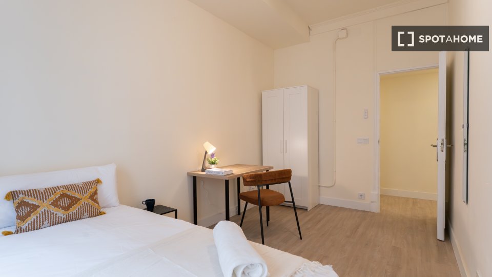 Double room Madrid, 9 beds — photo 8
