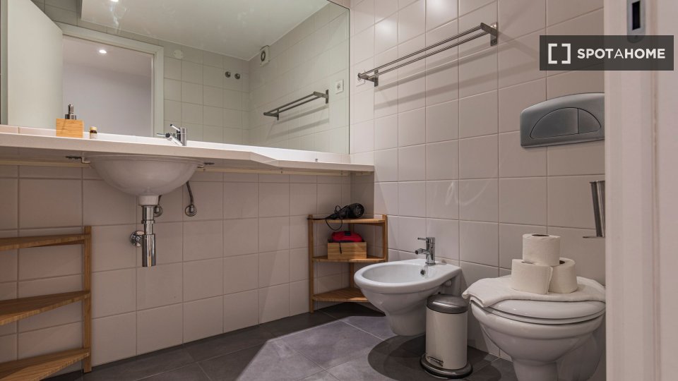 Apartment Lisbon, 2 beds — photo 16