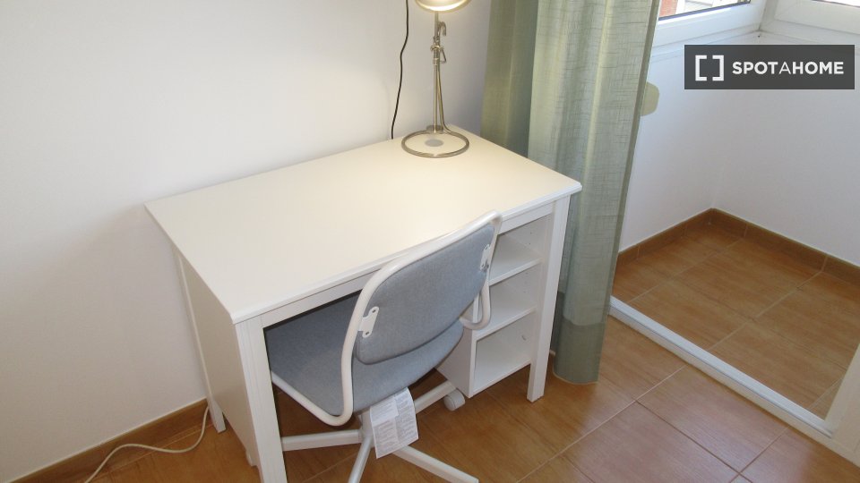 Double room Lisbon, 3 beds, 100m² — photo 2