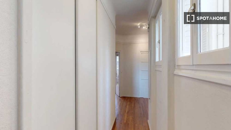 Double room Lyon, 5 beds, 110m² — photo 11
