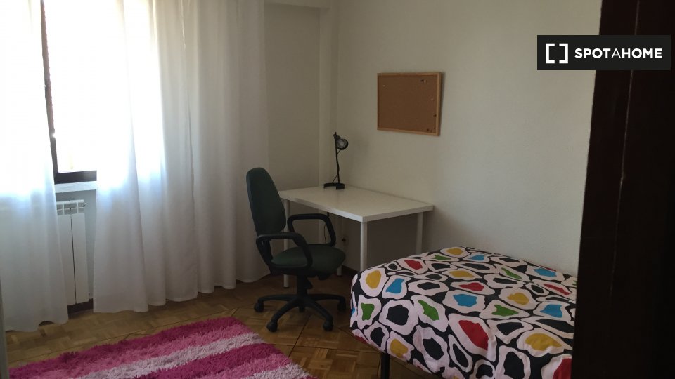 Double room Madrid, 4 beds, 90m² — photo 1