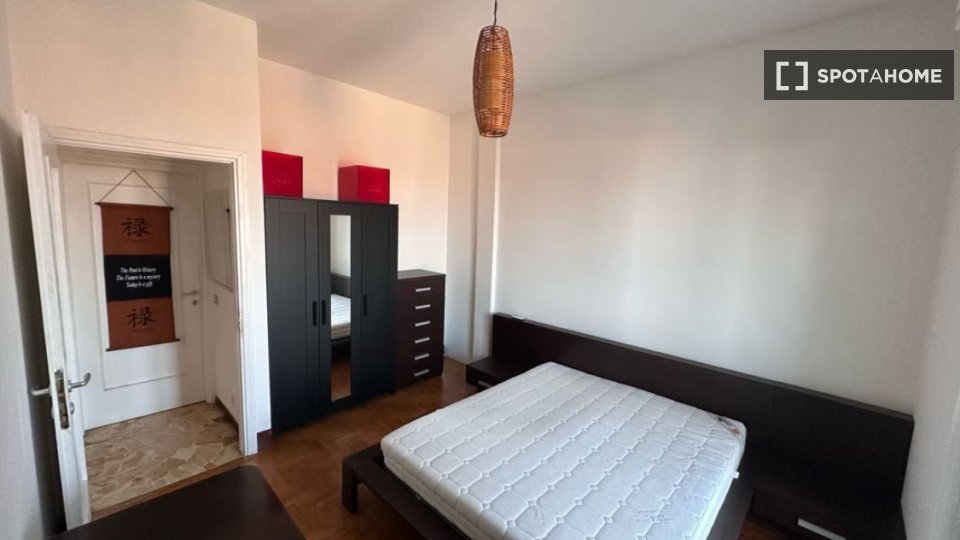 Double room Milan, 3 beds, 78m² — photo 2