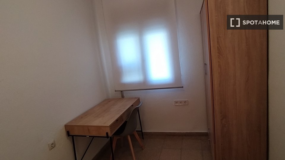 Apartment Valencia, 3 beds, 76m² — photo 1