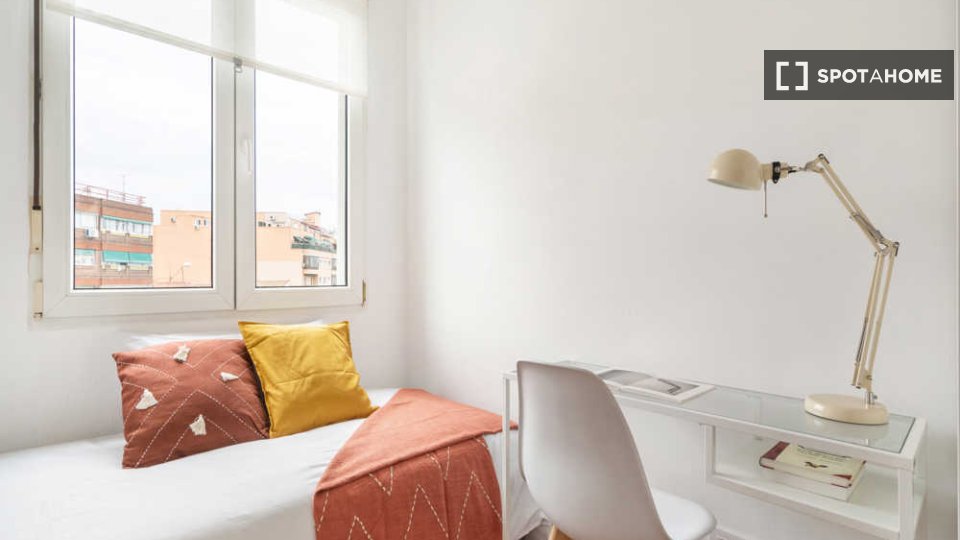 Double room Madrid, 6 beds — photo 26