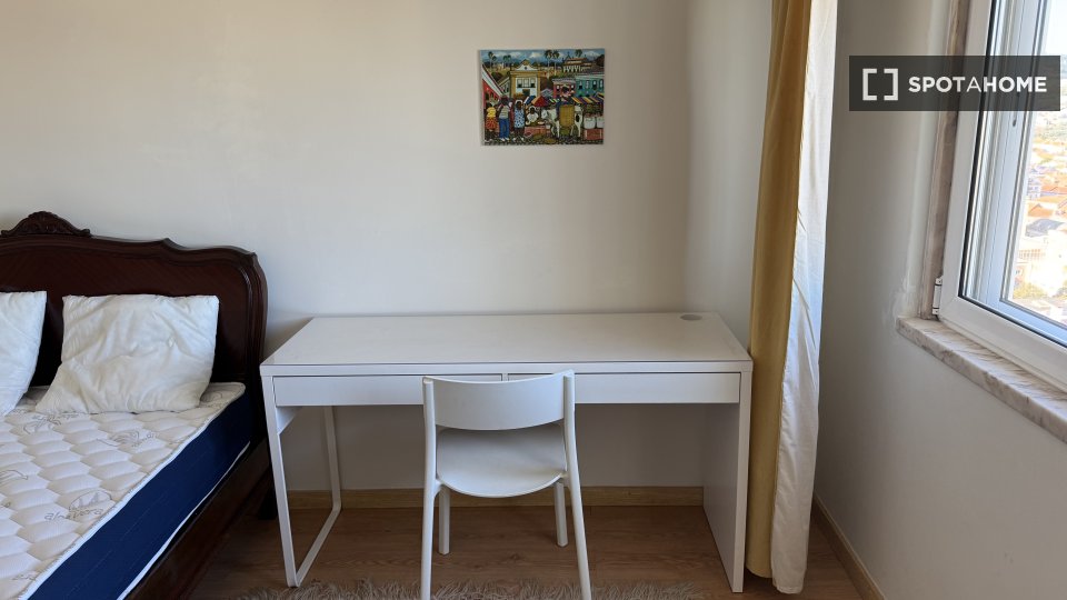 Double room Lisbon, 4 beds — photo 11