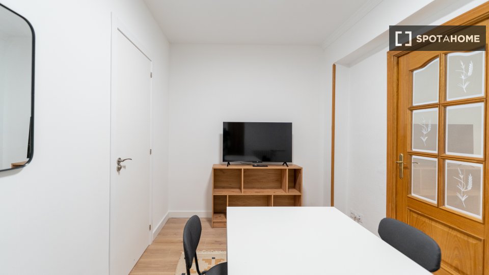 Double room Madrid, 5 beds — photo 1