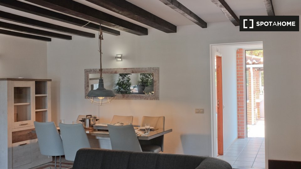 Apartment Lisbon, 4 beds, 123m² — photo 15