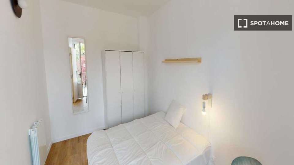 Double room Paris, 11 beds, 190m² — photo 20