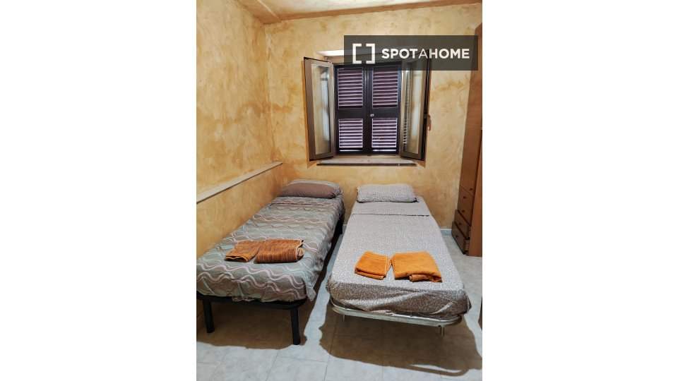 Double room Rome, 3 beds, 100m² — photo 4
