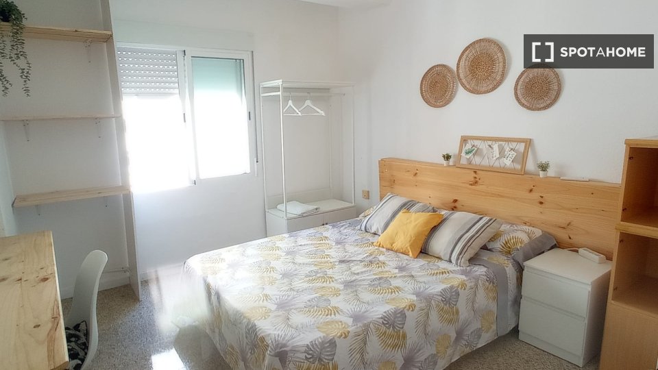 Double room Almeria, 5 beds, 120m² — photo 1