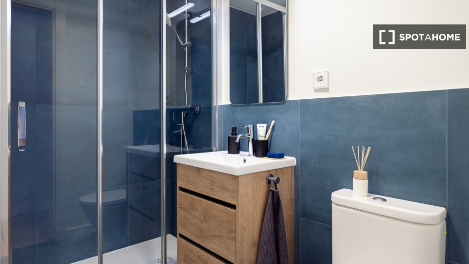 Double room Barcelona, 12 beds, 360m² — photo 9