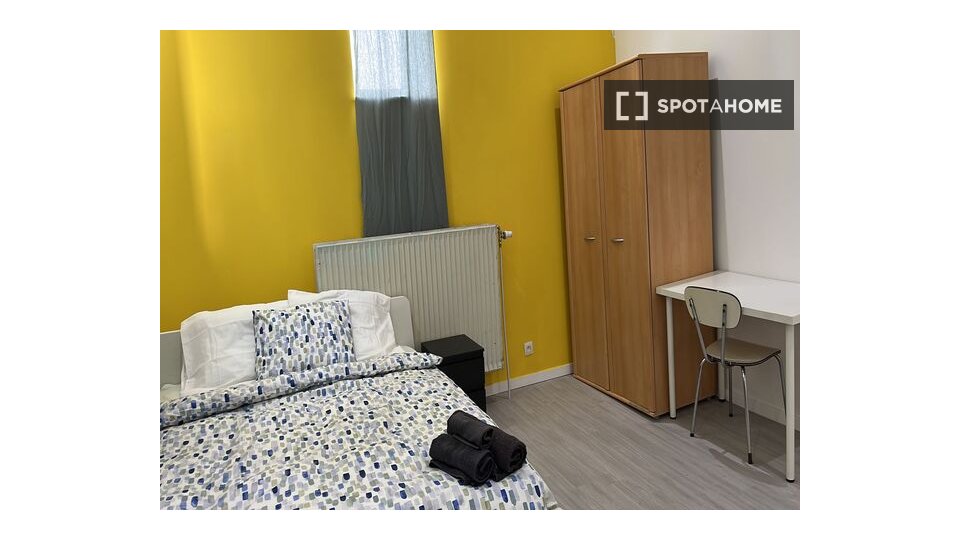 Double room Brussels, 9 beds — photo 11