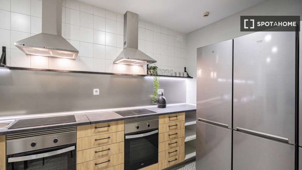 Double room Madrid, 25 beds — photo 43