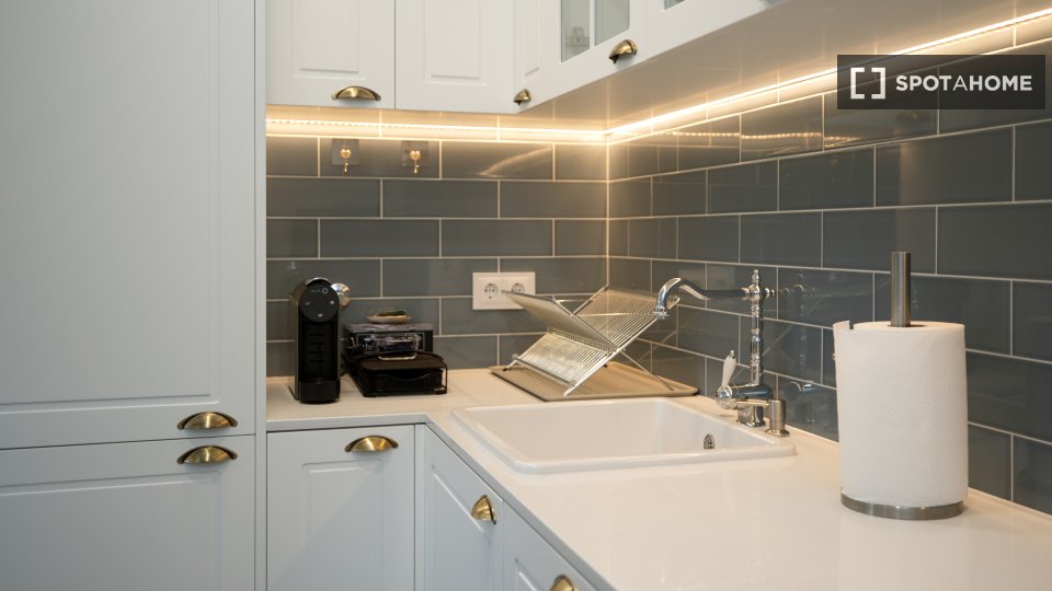 Apartment Lisbon, 2 beds, 85m² — photo 3