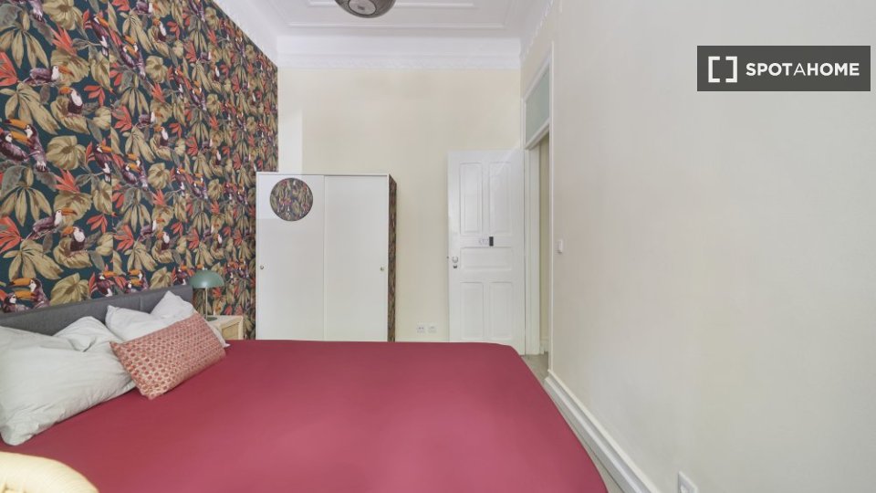 Double room Lisbon, 5 beds — photo 13