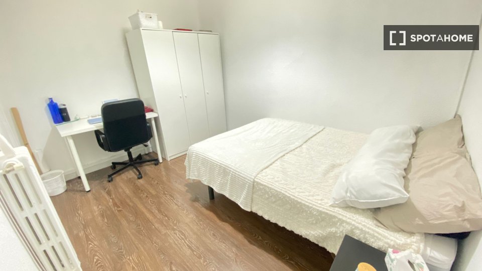 Double room Madrid, 8 beds — photo 10