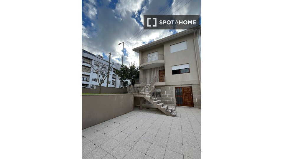 Double room Porto, 3 beds, 85m² — photo 14