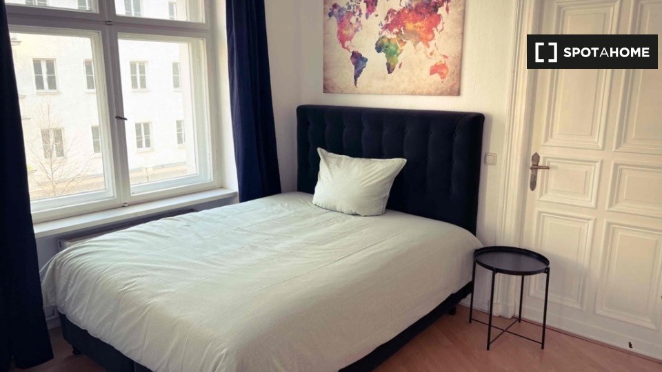 Double room Berlin, 3 beds, 120m² — photo 5