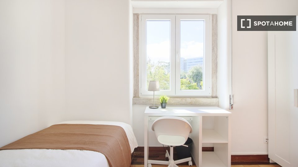 Double room Lisbon, 9 beds — photo 1