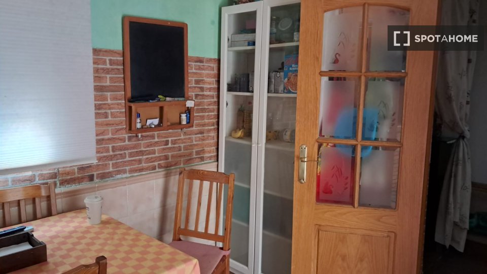 Double room Madrid, 4 beds, 140m² — photo 15