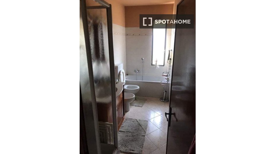 Double room Milan, 3 beds — photo 10
