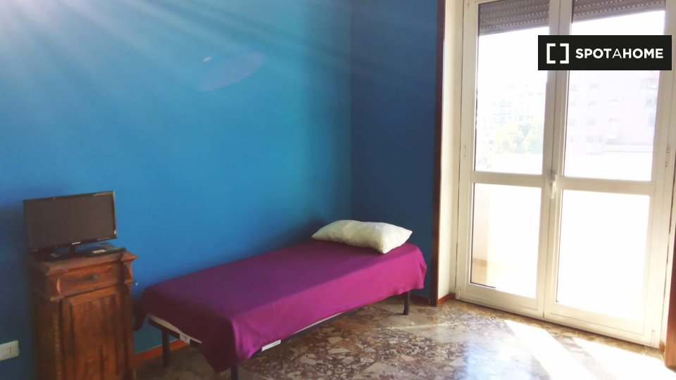 Double room Milan, 2 beds — photo 2