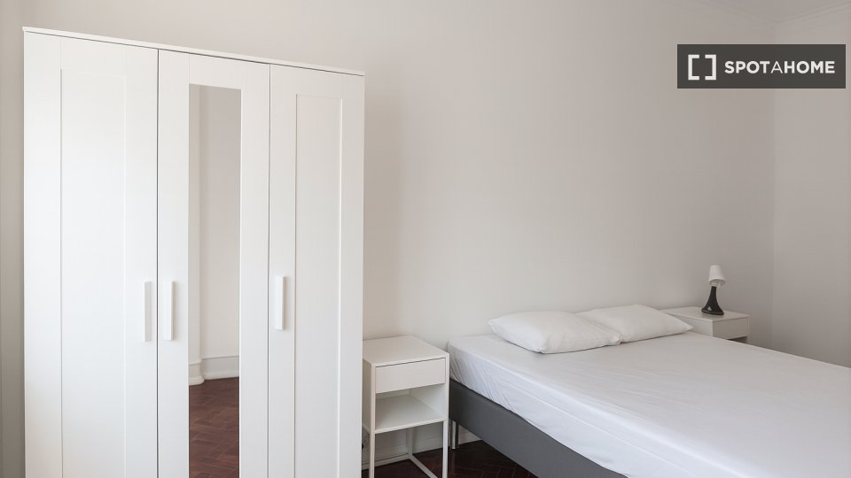 Double room Lisbon, 4 beds — photo 36