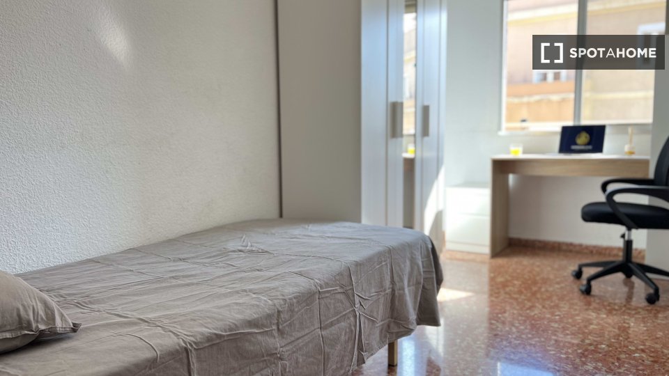 Double room Valencia, 5 beds — photo 12