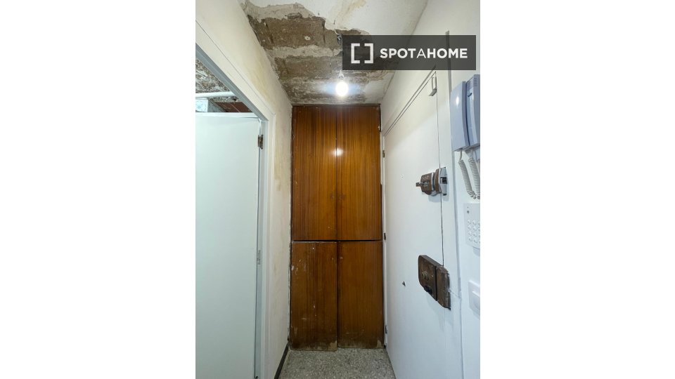 Apartment Barcelona, 2 beds, 38m² — photo 2