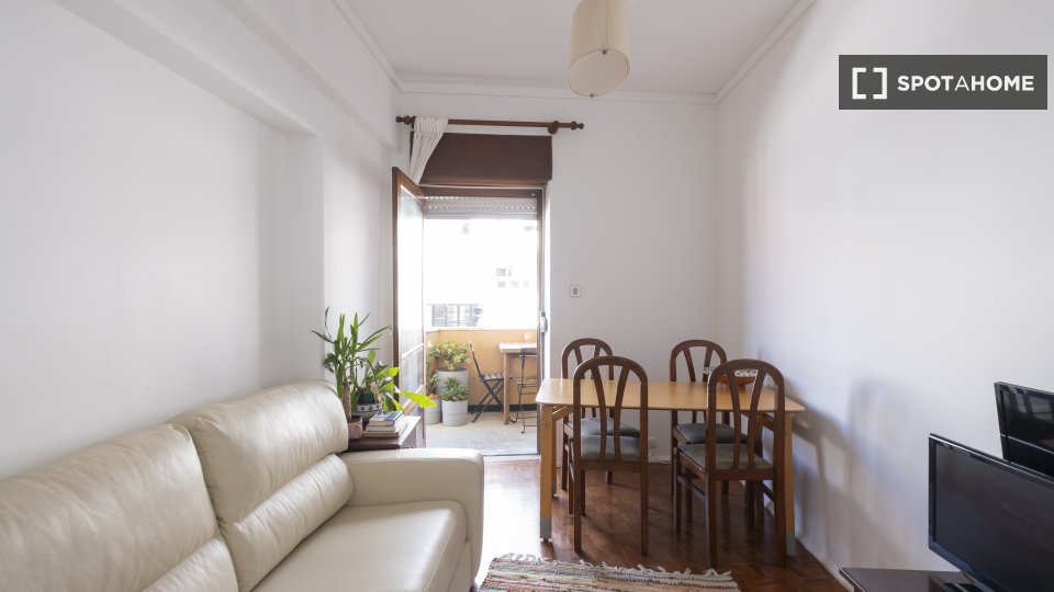 Double room Lisbon, 4 beds, 100m² — photo 44