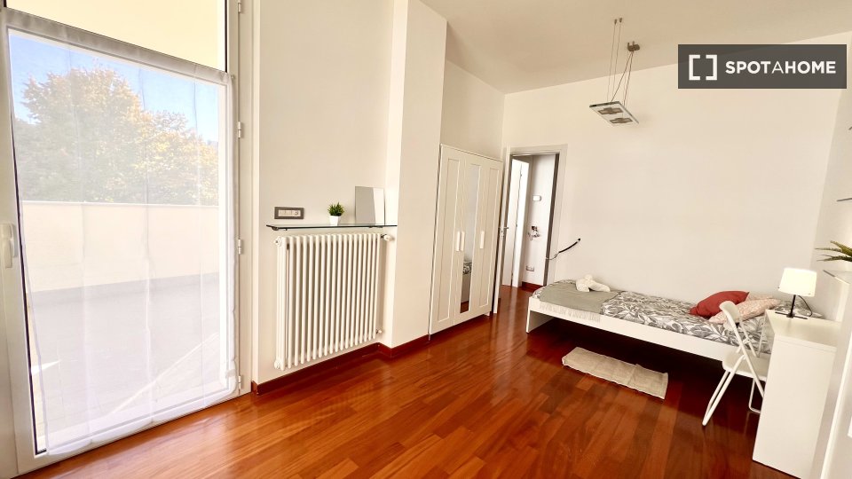 Double room Milan, 4 beds, 107m² — photo 15