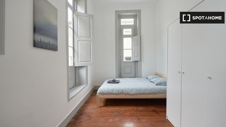 Double room Lisbon, 4 beds — photo 20