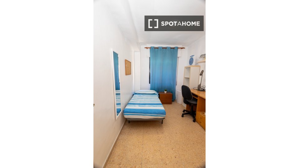 Double room Valencia, 4 beds — photo 10
