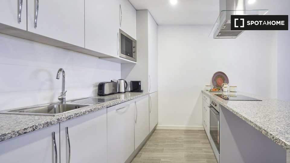 Apartment Lisbon, 1 bed, 80m² — photo 12