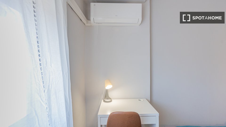Double room Valencia, 4 beds, 140m² — photo 13
