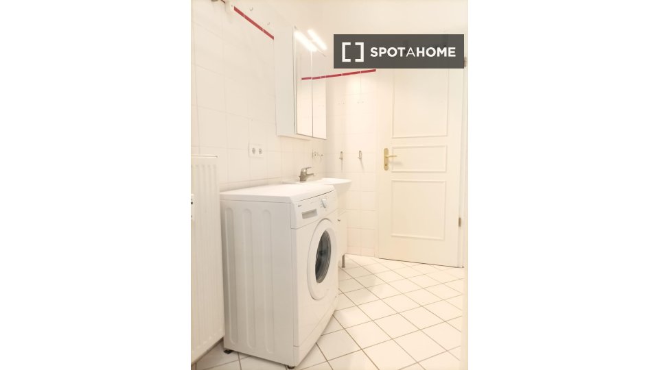 Apartment Berlin, 1 bed, 62m² — photo 1