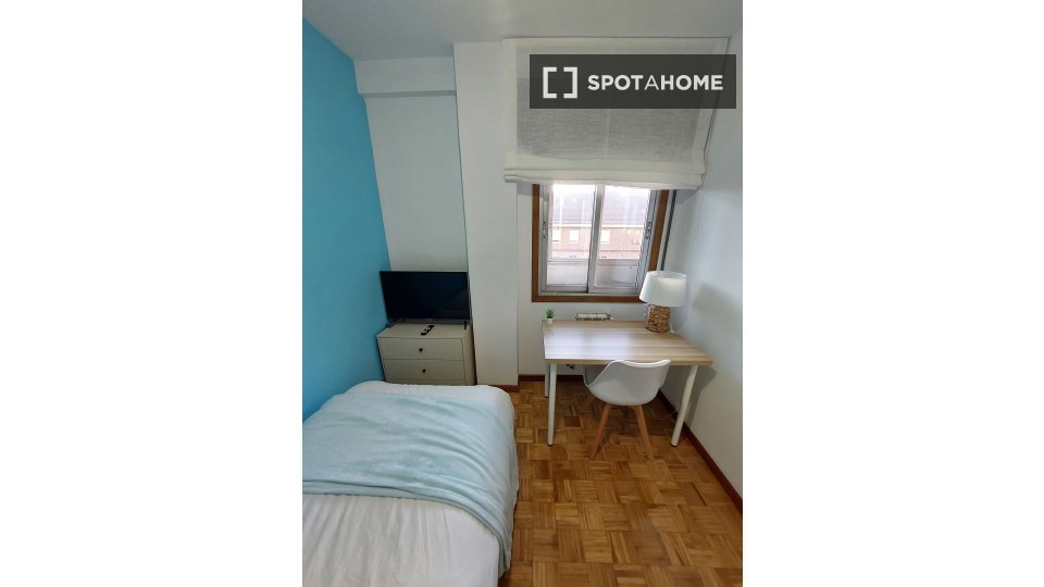Double room Madrid, 4 beds, 100m² — photo 14