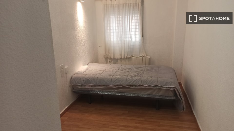 Double room Valencia, 4 beds, 90m² — photo 1