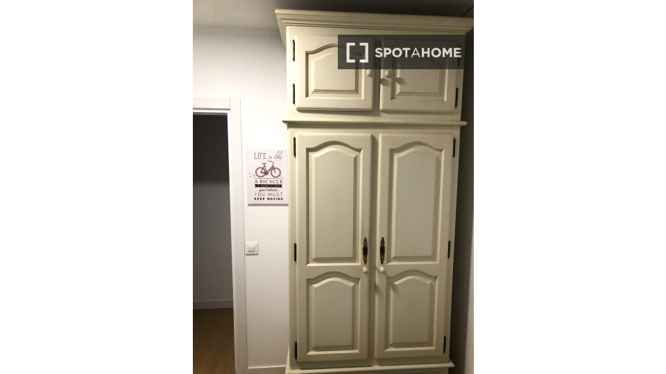 Double room Madrid, 4 beds, 100m² — photo 6