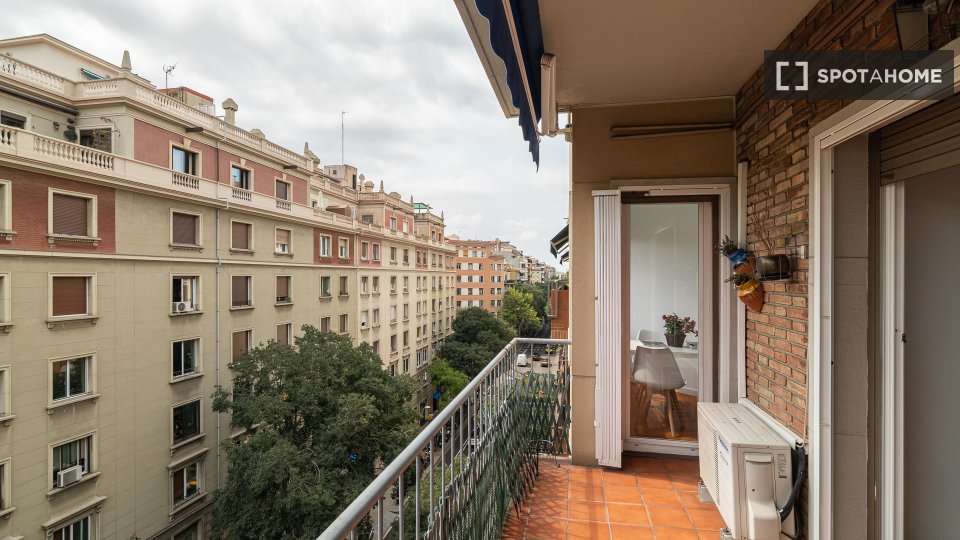 Double room Barcelona, 5 beds, 115m² — photo 15