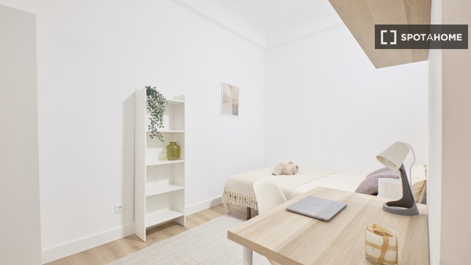 Double room Lisbon, 10 beds — photo 11